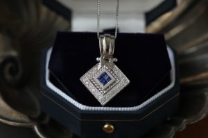 Pourquoi opter pour les bijoux sur-mesure